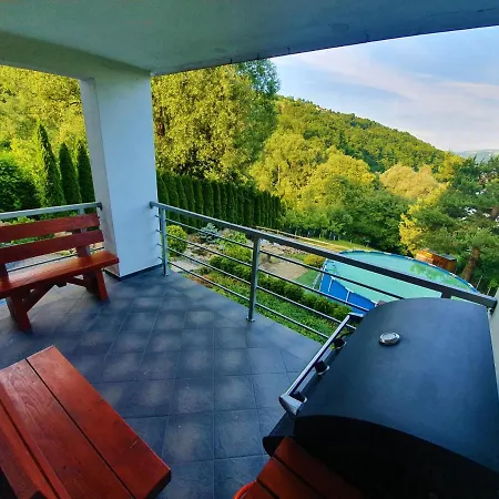 Dom Nad Jeziorem Roznowskim