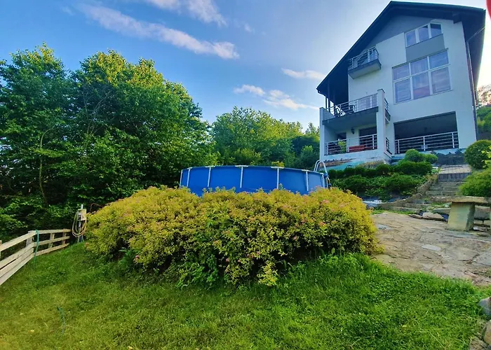 בית נופש Dom Nad Jeziorem Roznowskim