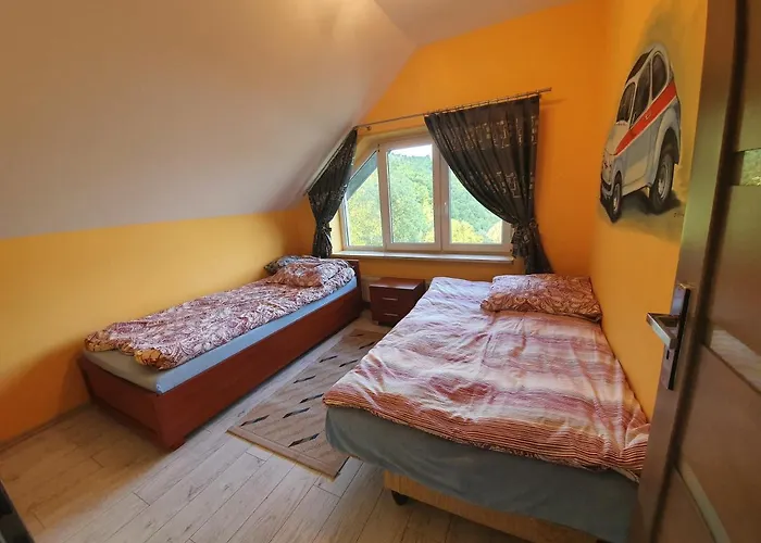 Dom Nad Jeziorem Roznowskim 度假居