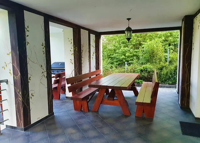 Dom Nad Jeziorem Roznowskim Ferienhaus