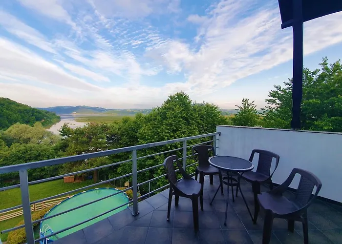 Dom Nad Jeziorem Roznowskim * Tegoborze