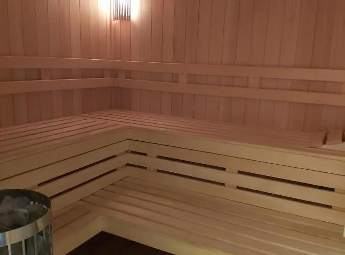 Dom Nad Jeziorem Roznowskim בית נופש Tegoborze