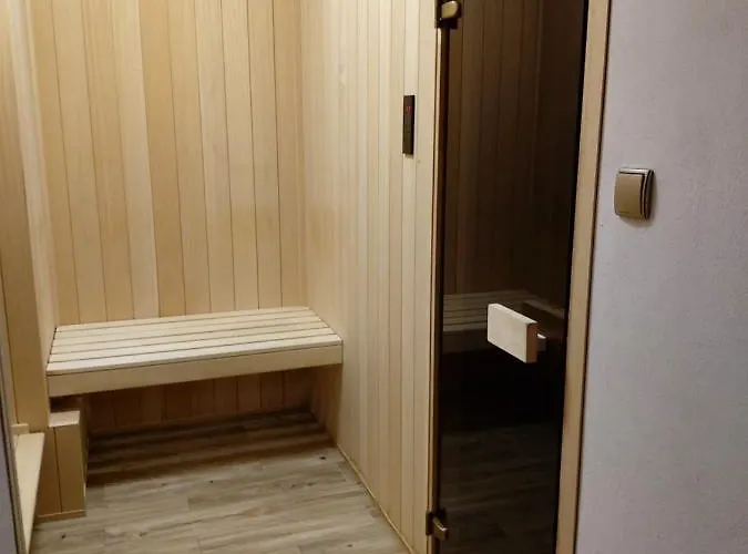 Dom Nad Jeziorem Roznowskim Ferienhaus *